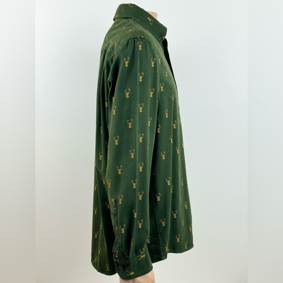 Duluth Untucked Relaxed Fit Button Down Shirt, Deer Head Graphics, Men’s Size M - Picture 6 of 13